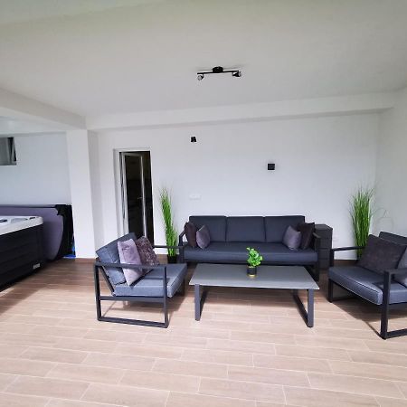 Apartamento Istocno SJJ Exterior foto